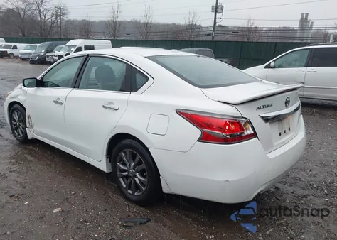 2015 Nissan Altima 2.5 S z USA, uszkodzony, nr VIN 1N4AL3AP4FC252355